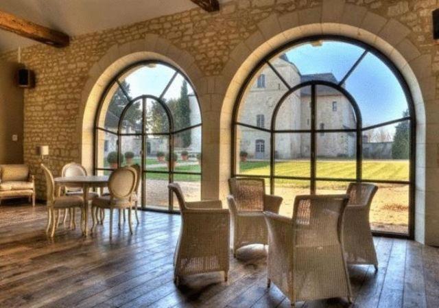 Chateau De Charge Hotel Тур Екстериор снимка
